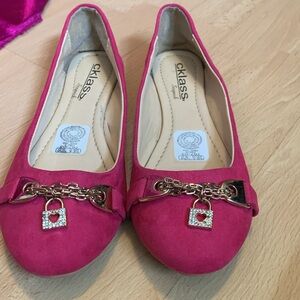 Cklass sixpack fuchsia flats with jewelled heart lock. Velvet like feel.…